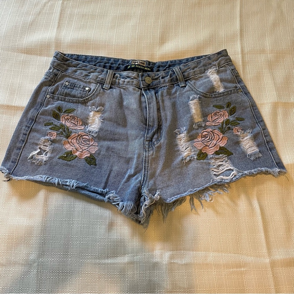Top Trends Denim Shorts Size 40 28 Waist Women’s Blue Jean Shorts